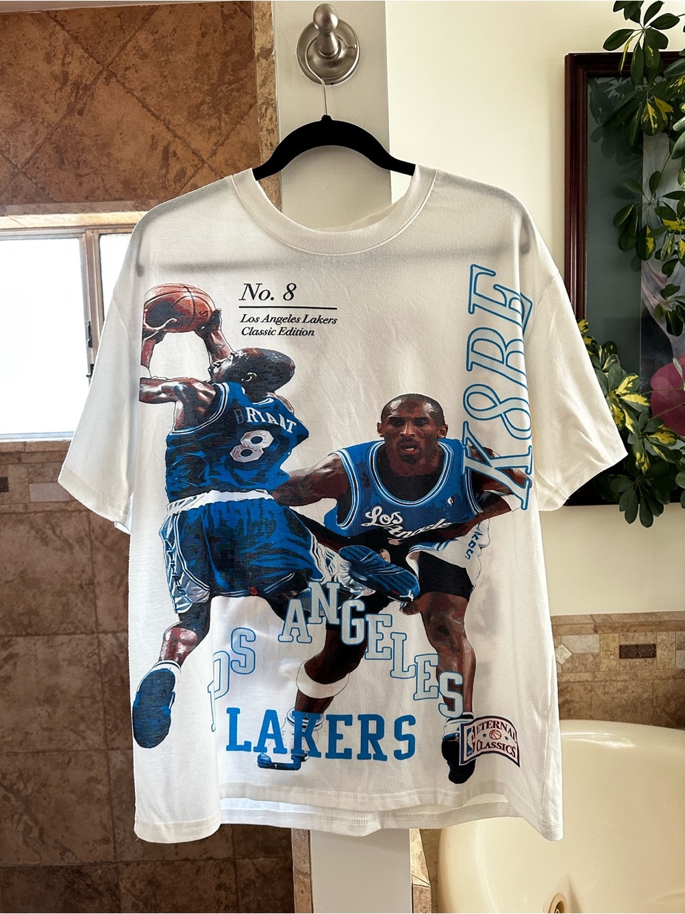 Kobe Bryant Los Angeles Lakers Number 8 Era Graphic Eternal Classics Tee T Shirt - Picture 12 of 12